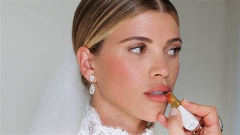 chanel lipstick sofia richie